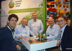 Jurre Schotteindreier (Purple Pride), Jos Hagen (Global Green Team), Marco Bergman (Global Green Team), Arno Verboom (Global Green Team) en Michel den Ouden (Purple Pride).